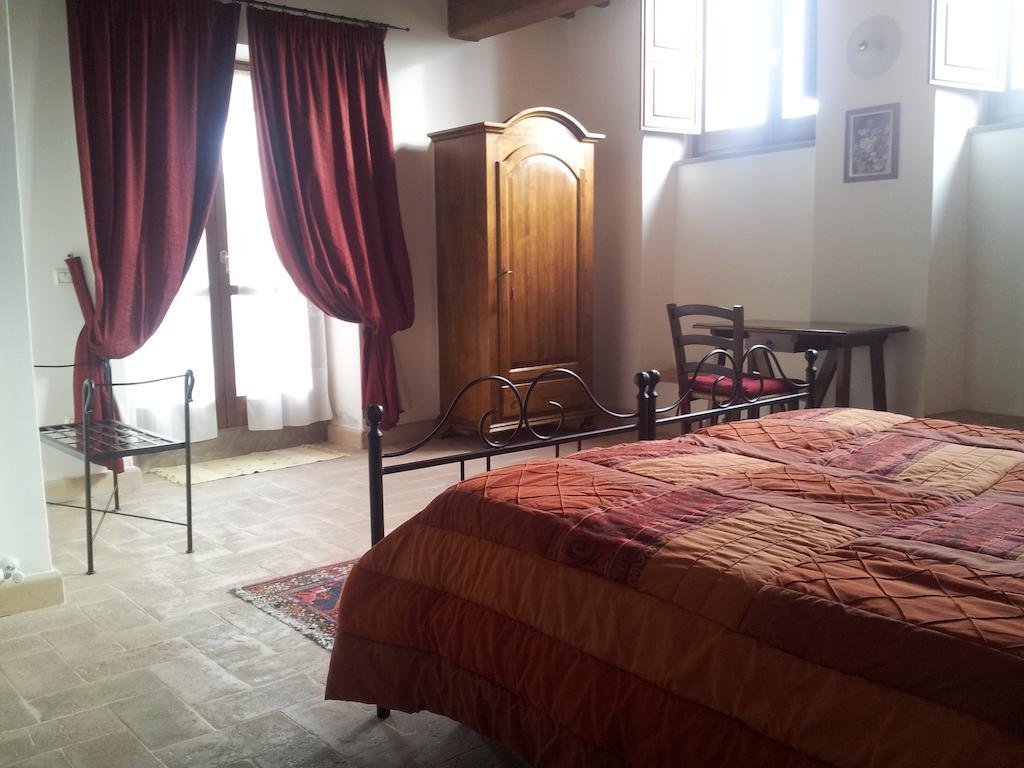 Residenza Sant'Agnese Acomodação com café da manhã Assisi Quarto foto